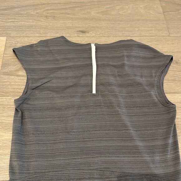 ATHLETA Heathered Gray Cap Sleeve Workout Running Zipper Back Shirt Top Size XS - Picture 8 of 11